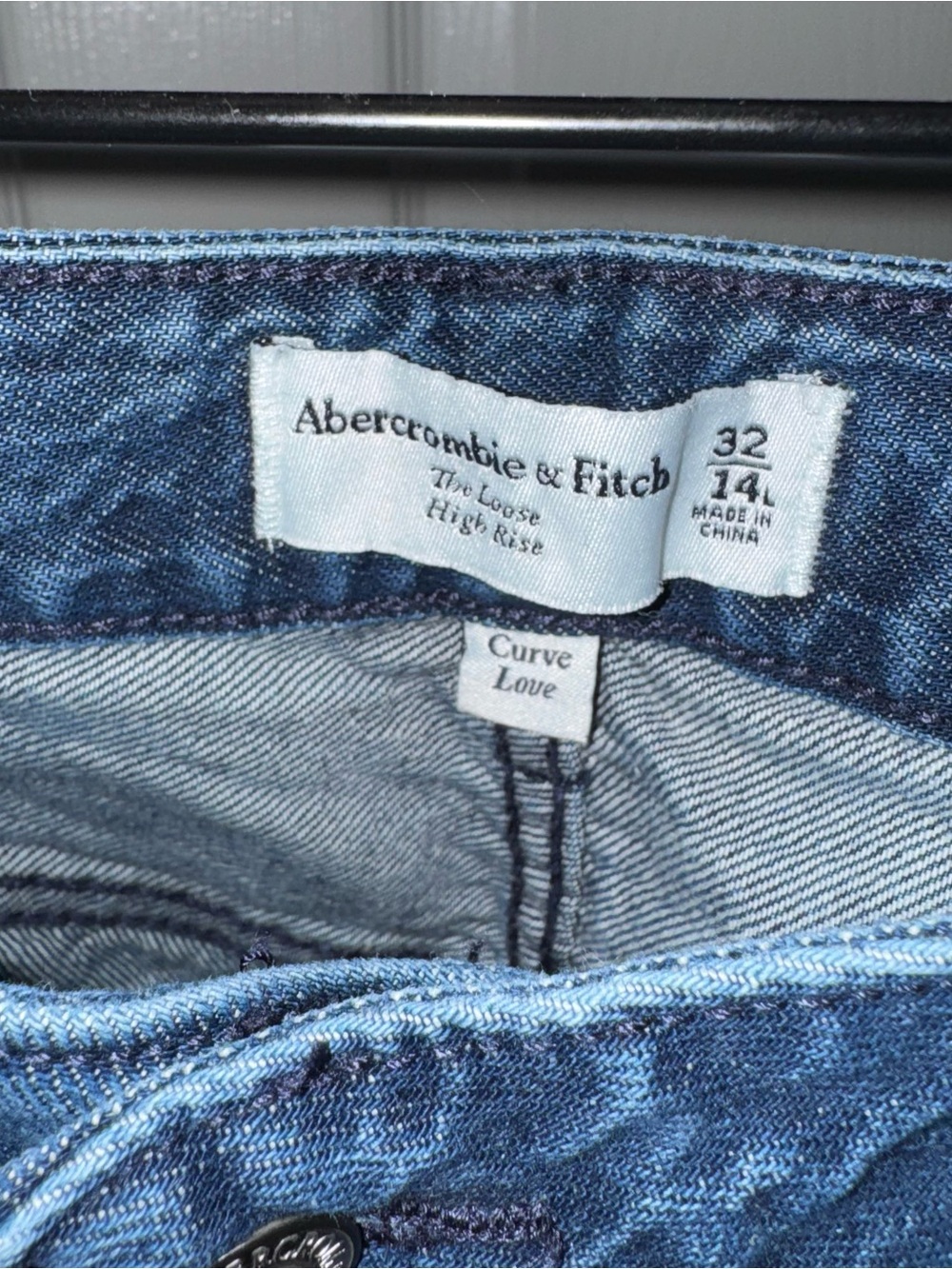 Abercrombie & Fitch Women's Curve Love High Rise Loose Jeans - Picture 3 of 3